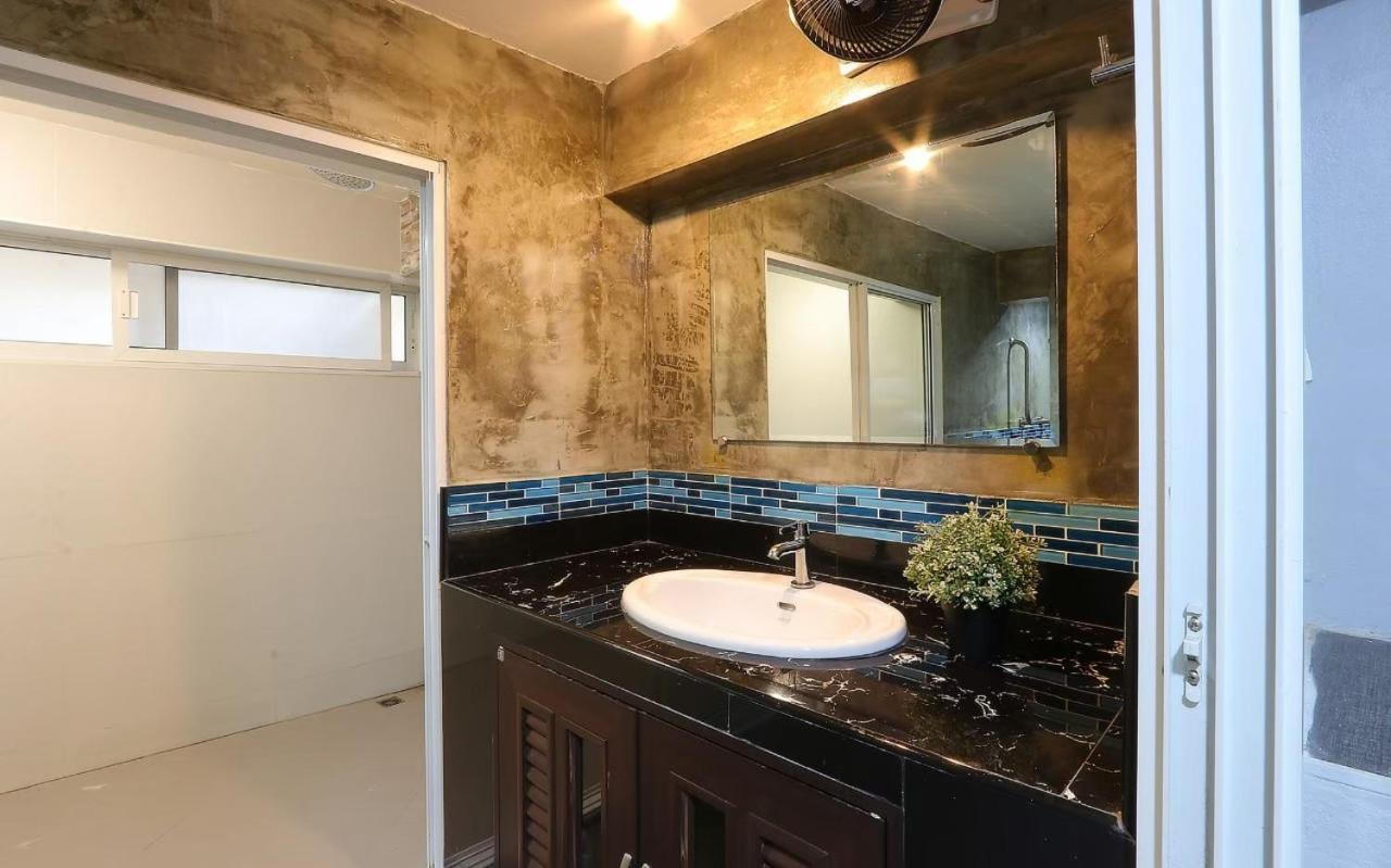 Baankhon Private Room In Thai House Check In By Yourself Code Inbox Adult Only Bangkok Dış mekan fotoğraf