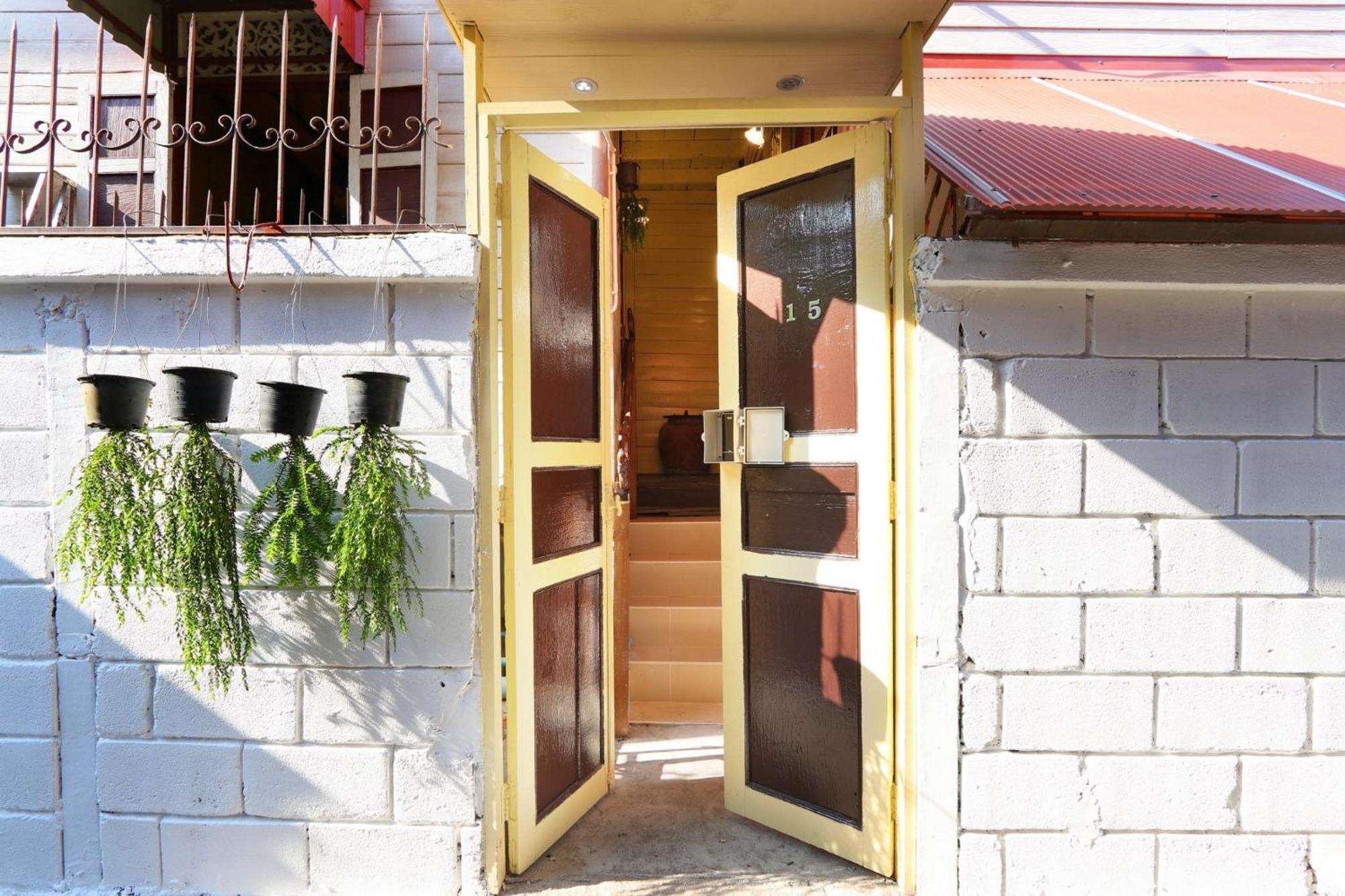 Baankhon Private Room In Thai House Check In By Yourself Code Inbox Adult Only Bangkok Dış mekan fotoğraf